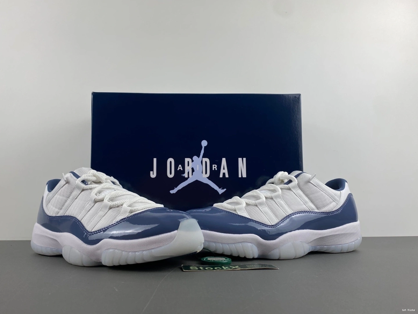 Air Jordan White  Low 11 Midnight Navy Retro FV5104-104 0108